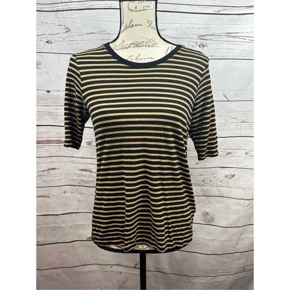 Who What Wear small black and tan short sleeve shirt